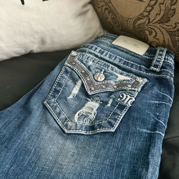 Miss Me Women's Mid Rise Slim Boot Jeans, Size: 28 - Picture 7 of 7